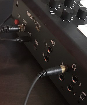 Rodecaster Pro rear 1